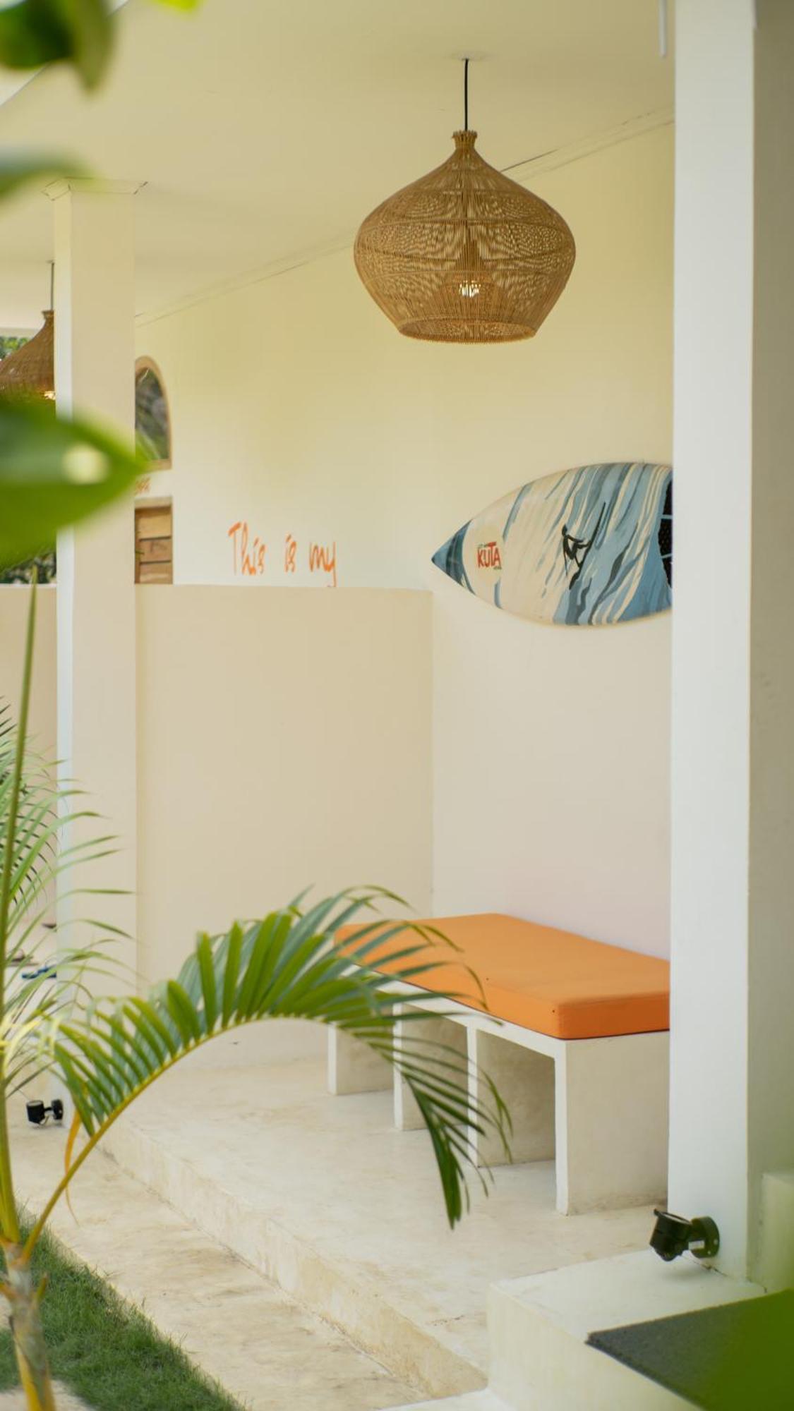 Lost Inn Kuta Capsule Hostel Екстериор снимка