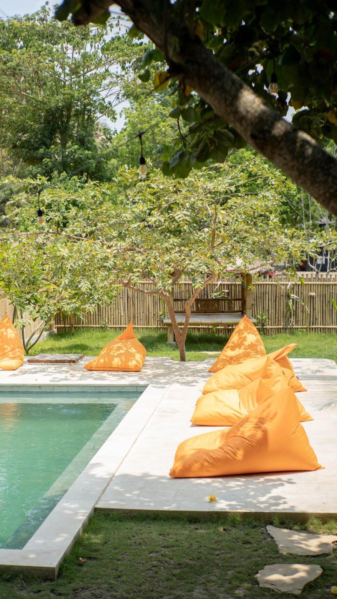 Lost Inn Kuta Capsule Hostel Екстериор снимка